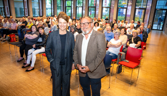 Zu Gast bei Thomas Matt in der AK Reihe „Wissen fürs Leben“ gab Hanni Rützler amüsante und spannende Einblicke in die Zukunft unserer Ernährung.